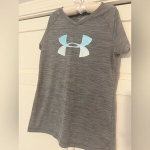 UnderArmor Youth Medium Girls Athletic Tee